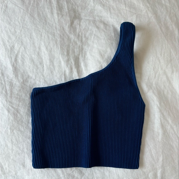 Aritzia scuba one shoulder top - Picture 4 of 5
